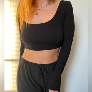 Long Sleeve Low back Cropped Top